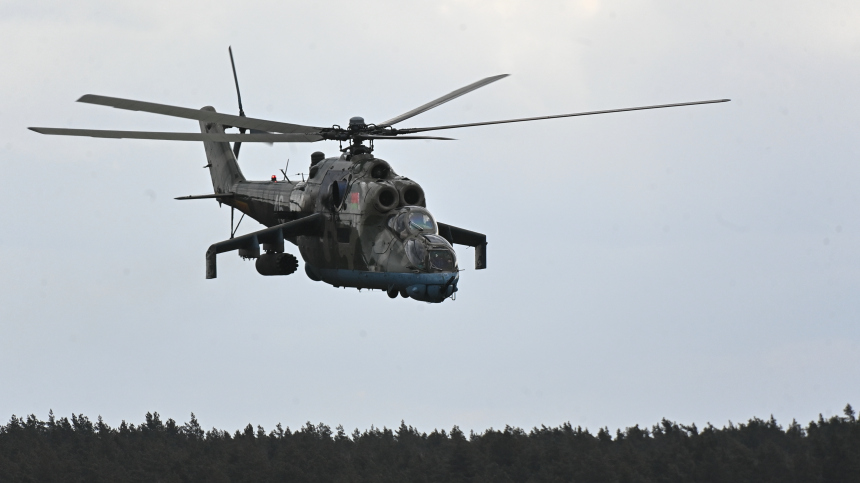 Вертолет Ми-24 ВС Белоруссии совершил жесткую посадку. Есть пострадавшие
