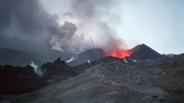 На Камчатке началось извержение самого высокого в Евразии вулкана Ключевской