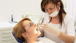 «Пациенты не обращают на это внимание»: что может привести к потере зубов