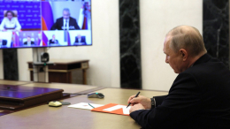 Путин проводит совещание с руководителями силовых ведомств