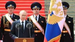 Верность стране: Путин встретился с военными и силовиками, остановившими мятеж