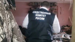 Отец нес на руках до скорой: сосед по коммуналке выстрелил в девушку в Петербурге