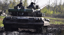 Российский экипаж танка Т-80 подбил БМП Bradley противника