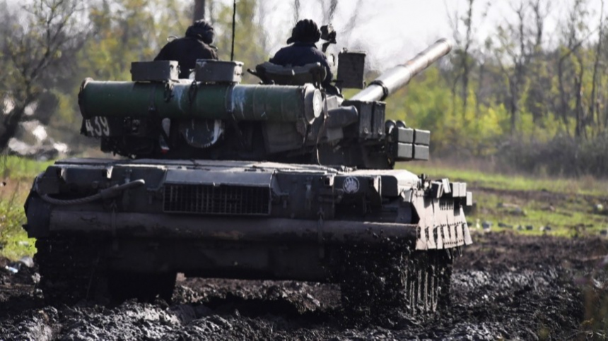 Российский экипаж танка Т-80 подбил БМП Bradley противника