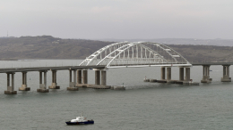 Пробка из автомобилей на подъезде к Крымскому мосту достигла девяти километров