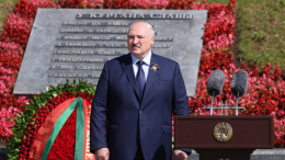 Лукашенко возложил цветы у «Кургана Славы» в День независимости Белоруссии