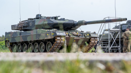 «Десятки боевых танков»: Киев получит новую партию немецких Leopard