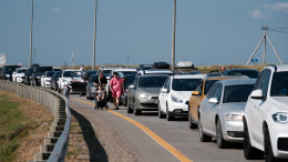 Ни пройти, ни проехать: как решить проблему пробки на Крымском мосту