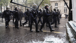 Протестующие во Франции начали срывать заседания судов по митингам