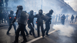 «В виде ручейка»: протестующие во Франции могут получить доступ к оружию НАТО