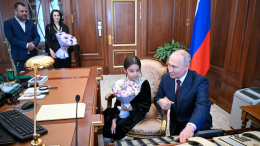 На счастье от кубачинских мастеров: что девочка из Дербента подарила Путину