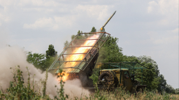 Под огнем артиллерии: российские бойцы не дают ВСУ закрепиться в районе Антоновского моста