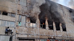 В Петербурге горит склад на площади 3,5 тысячи квадратных метров