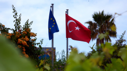 «Не стоит носить розовые очки»: почему Турцию не хотят видеть в Европе