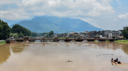 В Индии 15 российских туристов оказались заблокированы в горах из-за наводнений