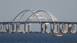 Пробка из 600 автомобилей образовалась на подъезде к Крымскому мосту