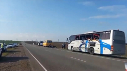 На Кубани грузовик протаранил автобус с 40 туристами, два человека погибло