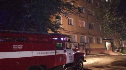 В Омске потушили пожар площадью 1125 квадратных метров на крыше жилого дома