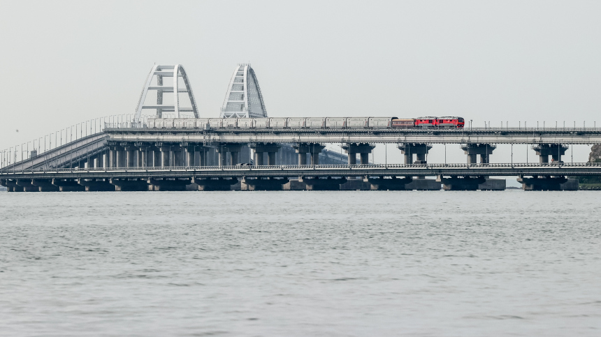 Движение поездов после ЧП на Крымском мосту возобновлено