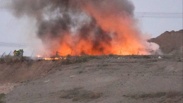 Мощный пожар охватил мусорный полигон в Ленобласти