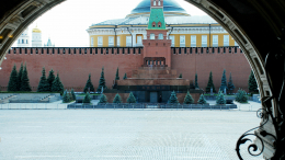 Турист из Читы ждал до полуночи, чтобы поджечь Мавзолей Ленина в Москве