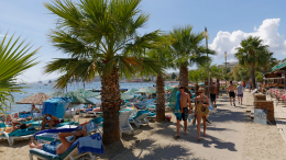 До 42 градусов в тени: жара обрушилась на популярные курорты Турции