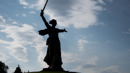 В Волгограде возбуждено уголовное дело за осквернение памятника «Родина-мать»
