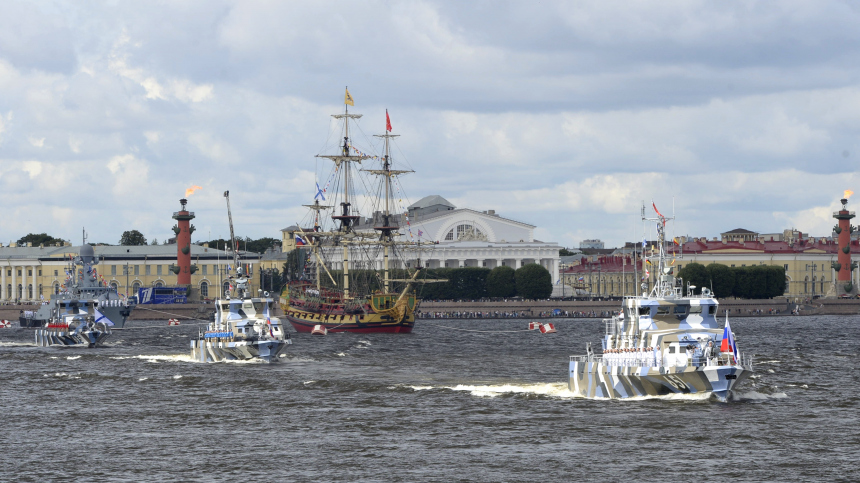 Главный Военно-морской парад с салютом состоится в Петербурге 30 июля