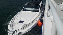 Яхта с пассажирами на борту получила пробоину у берегов Крыма