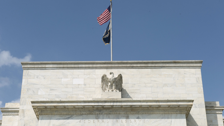 Ключевую процентную ставку в США повысили сразу на 25 базисных пункта: грядет коллапс?