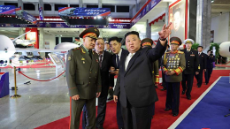 Ким Чен Ын показал Шойгу новейшие беспилотники на выставке вооружений КНДР