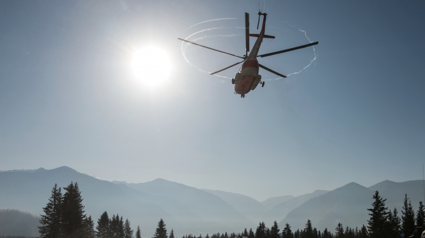 Люди, числившиеся погибшими при крушении вертолета на Алтае, оказались живы