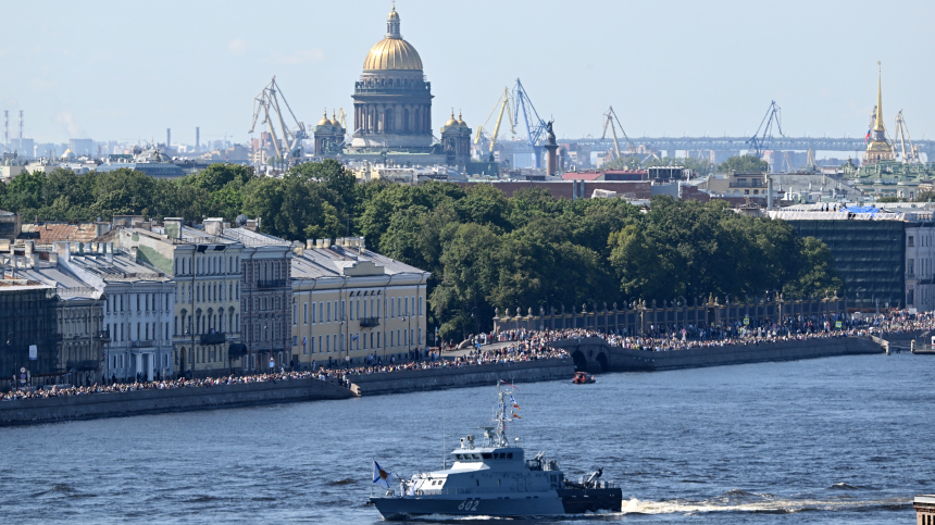 «Роскосмос» показал снятые спутником фото парадов в День ВМФ
