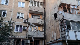 Прямое попадание в жилой дом: Донецк подвергся массированному обстрелу ВСУ