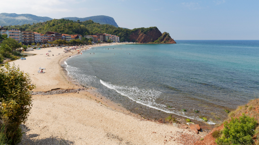 Пляж на турецком курорте Шиле закрыли из-за обнаружения 28 мин