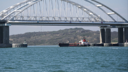 Названа причина повреждения танкера в Керченском проливе