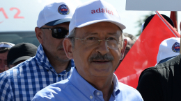 Кортеж экс-кандидата в президенты Турции Кылычдароглу попал в ДТП