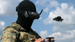 Подлетают моментально: российские FPV-дроны громят технику ВСУ в Запорожье