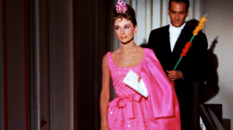 Легендарная мода: теперь платье Одри Хепберн может купить любой желающий