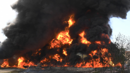 После удара дронами уничтожена нефтебаза в Ровненской области Украины