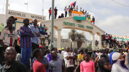Мятежники в Нигере пригрозили убить президента Базума в случае интервенции