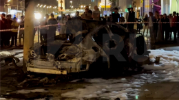 Сгорел дотла: кадры с места тушения люксового BMW М8 на Кутузовском проспекте