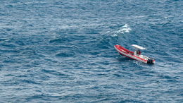 Чудо на воде: у берегов Индонезии обнаружили туристов после кораблекрушения