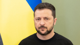 Зеленский продлил военное положение и мобилизацию на Украине