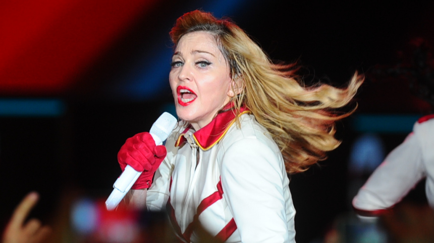 Поклонники в замешательстве: Мадонну заподозрили в новой пластике