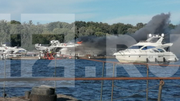 Арестованная яхта загорелась на Крестовском острове в Петербурге