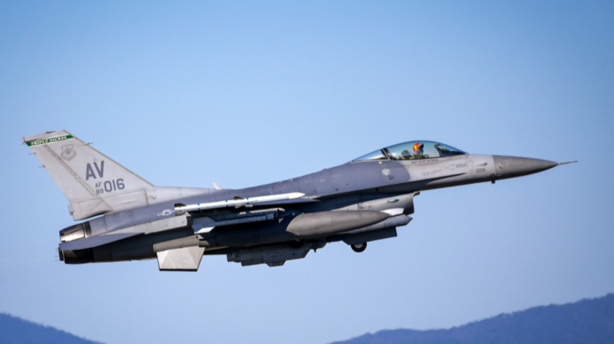 Во Франции предрекли Киеву срыв поставок F-16 от Нидерландов