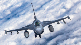 Пентагон назвал условие обучения украинцев пилотированию F-16