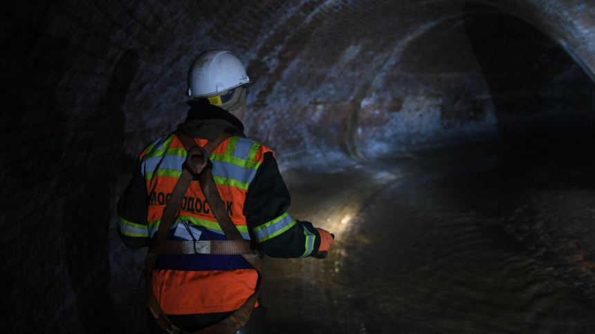 «Мосводосток» проводил подземную экскурсию в коллекторе Неглинной в 2022 году