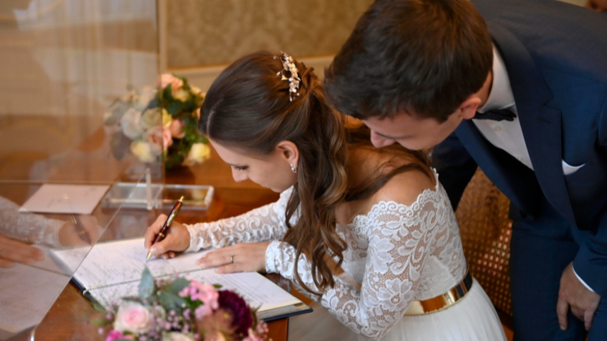 Невеста изменяет прямо на свадьбе на русском языке порно видео